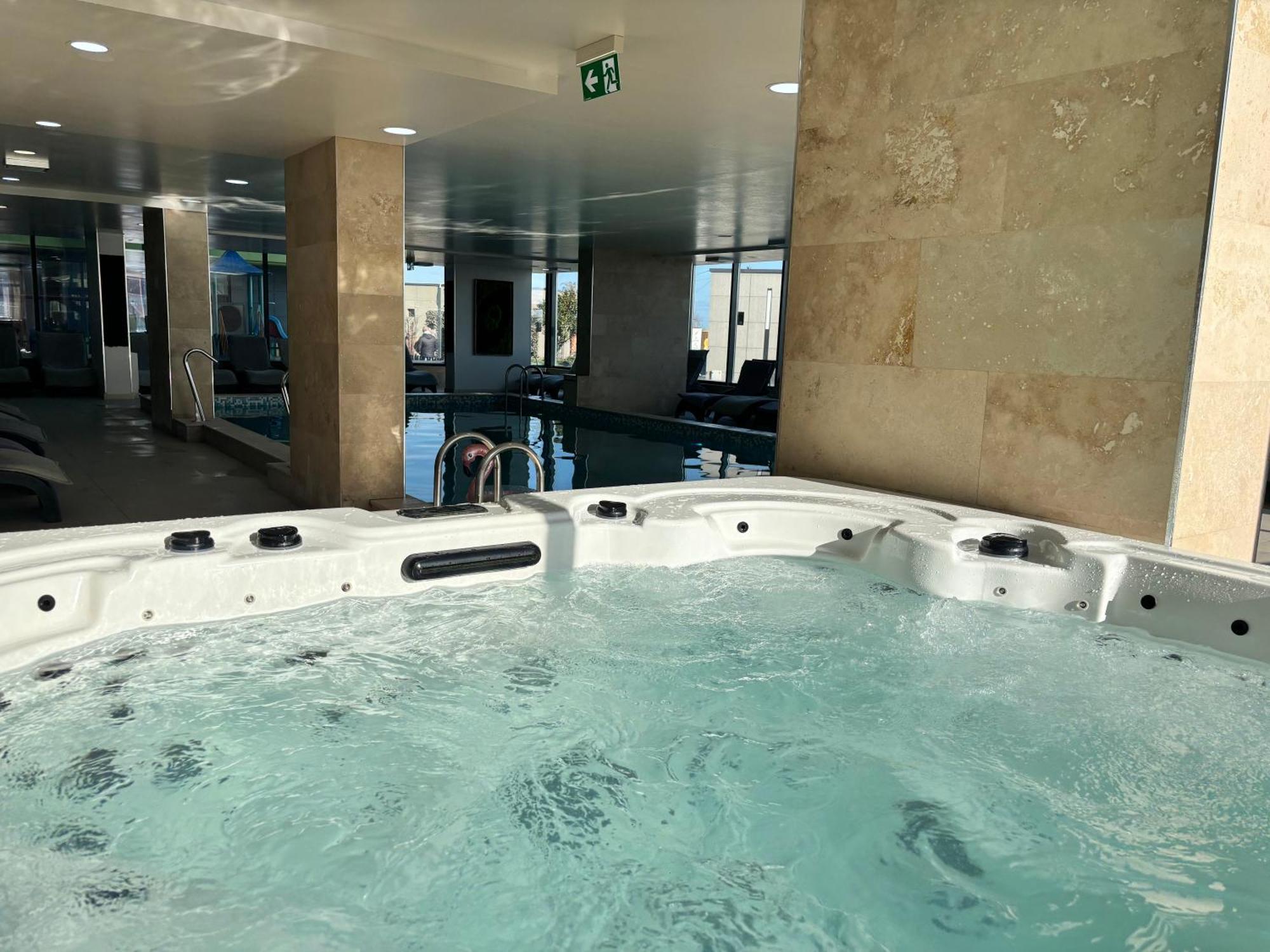 Eka Studio - Pool & Spa Beach Resort Năvodari Exteriér fotografie